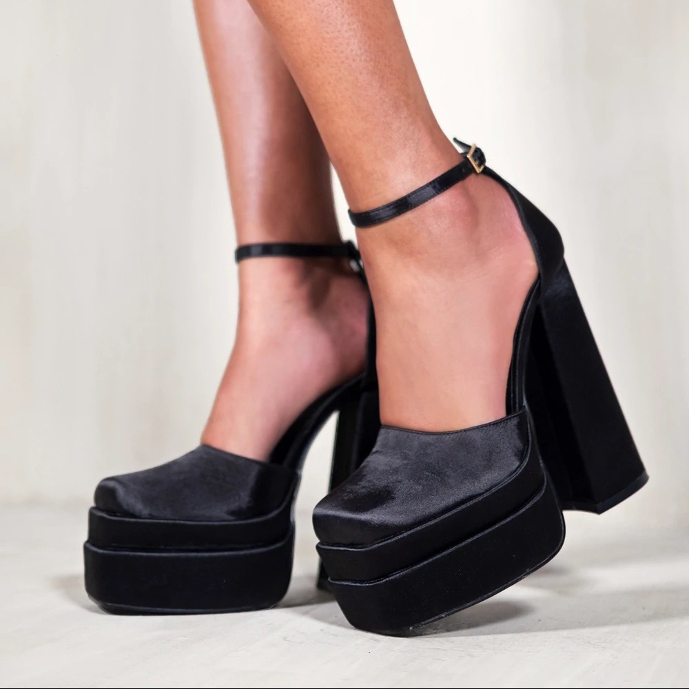 Lucky charm black